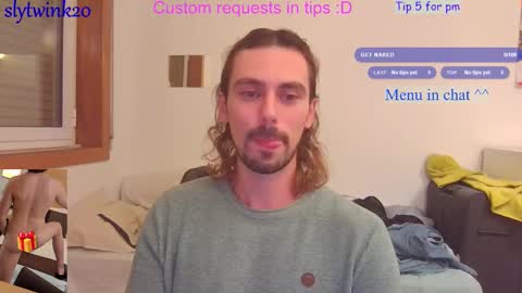 Snapshot of slytwink20 chatting on 09.23.25 slytwink20 online show from 09.23.25