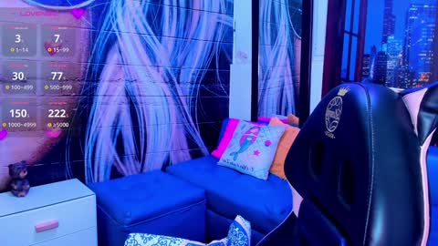 Mariana Torres online show from 01.04.25