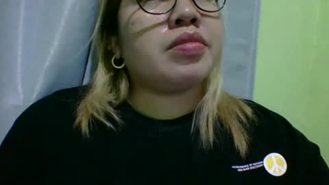 Snapshot of small_boobs59 chatting on 11.02.25 Lovewella online show from 11.02.25