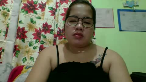 Snapshot of small_boobs59 chatting on 11.05.25 Lovewella online show from 11.05.25