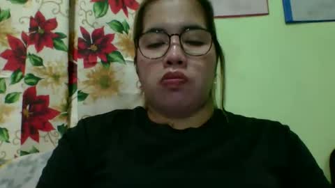 Snapshot of small_boobs59 chatting on 11.17.25 Lovewella online show from 11.17.25