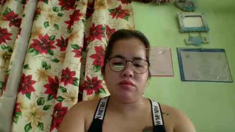 Snapshot of small_boobs59 chatting on 11.18.25 Lovewella online show from 11.18.25