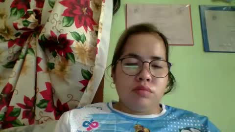 Snapshot of small_boobs59 chatting on 11.23.25 Lovewella online show from 11.23.25