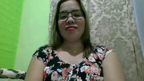 Snapshot of small_boobs59 chatting on 11.30.25 Lovewella online show from 11.30.25