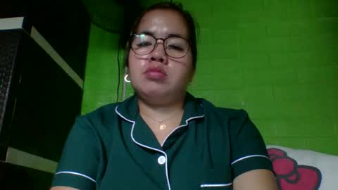 Snapshot of small_boobs59 chatting on 12.18.25 Lovewella online show from 12.18.25