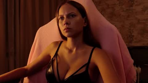 Emma online show from 10.15.25