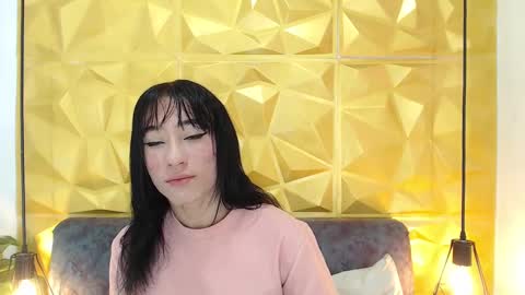 Small Hot19 online show from 03.12.25