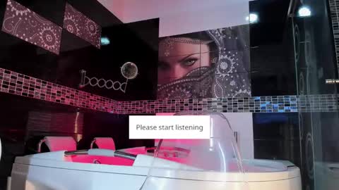 Small Hot19 online show from 10.23.25