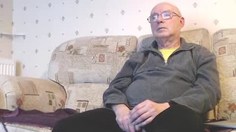 Snapshot of smallsteve562 chatting on 12.09.24 Steve online show from 12.09.24