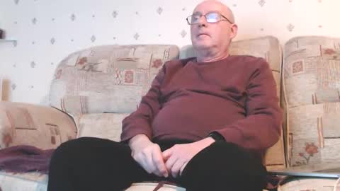 Snapshot of smallsteve562 chatting on 11.23.25 Steve online show from 11.23.25