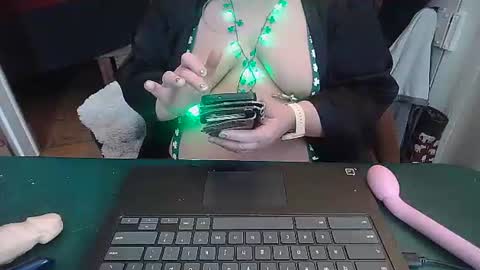 smalltowntrouble online show from 03.17.26