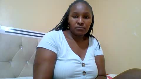 Snapshot of smartqueen1 chatting on 06.17.26 Katerina online show from 06.17.26