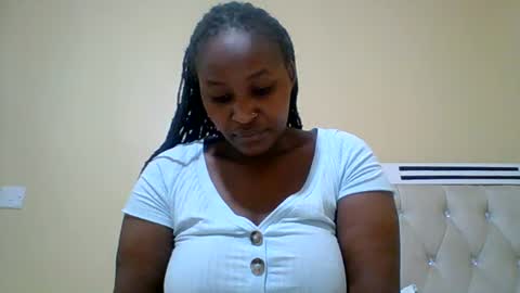 Snapshot of smartqueen1 chatting on 06.18.26 Katerina online show from 06.18.26