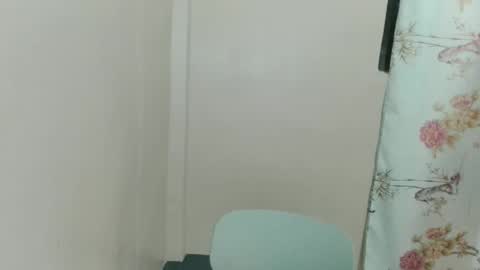 Snapshot of smellon_shake chatting on 02.05.26 Julia online show from 02.05.26