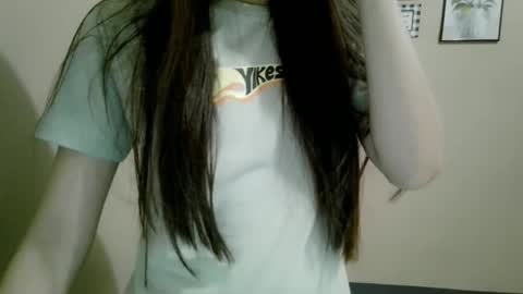 Snapshot of smellon_shake chatting on 03.10.26 Julia online show from 03.10.26