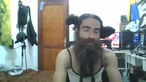 Snapshot of smile3555 chatting on 10.11.25 willy online show from 10.11.25