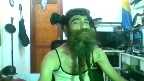 Snapshot of smile3555 chatting on 10.28.25 willy online show from 10.28.25