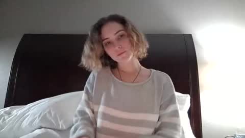 Snapshot of smile8dance chatting on 12.18.25 Your Fave Domme online show from 12.18.25