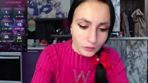 Snapshot of smile_cute_fox chatting on 09.12.25 smile_cute_fox online show from 09.12.25