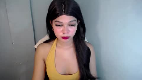 Snapshot of smile_sunshinex chatting on 10.10.25 call me sunshine online show from 10.10.25