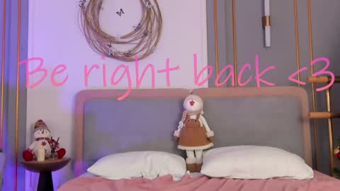 Mia online show from 12.29.24