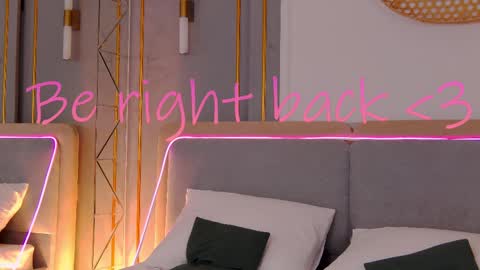 Mia online show from 03.02.25