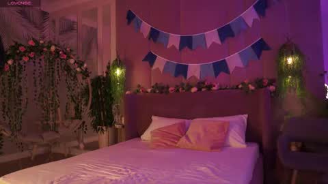 Mia online show from 09.29.25