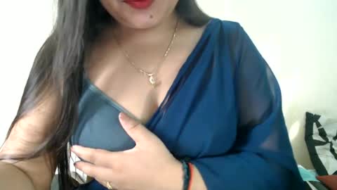 Snapshot of smiley_queen99 chatting on 06.16.26 smiley online show from 06.16.26