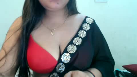 Snapshot of smiley_queen99 chatting on 06.17.26 smiley online show from 06.17.26