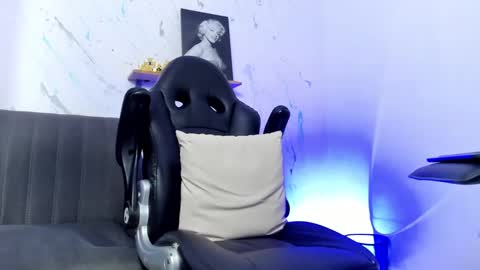 Snapshot of smitgrey chatting on 01.07.25 SMIT online show from 01.07.25