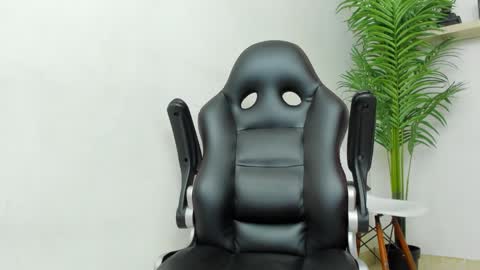 Snapshot of smitgrey chatting on 01.08.25 SMIT online show from 01.08.25