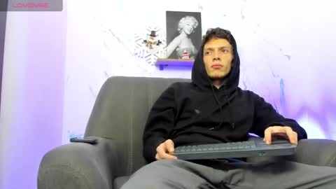 Snapshot of smitgrey chatting on 01.13.25 SMIT online show from 01.13.25