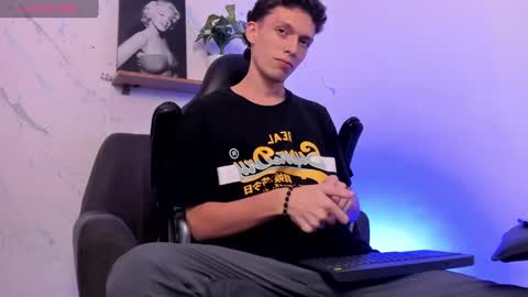 Snapshot of smitgrey chatting on 02.10.25 SMIT online show from 02.10.25