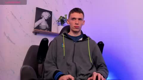 Snapshot of smitgrey chatting on 02.11.25 SMIT online show from 02.11.25