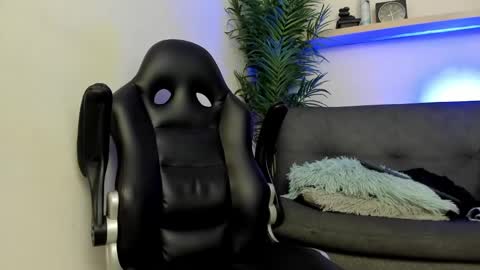 Snapshot of smitgrey chatting on 02.13.25 SMIT online show from 02.13.25