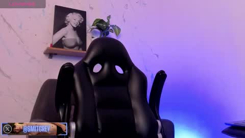 Snapshot of smitgrey chatting on 02.28.25 SMIT online show from 02.28.25