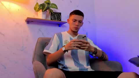 Snapshot of smitgrey chatting on 09.11.25 SMIT online show from 09.11.25