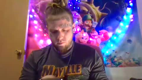 Snapshot of smokebluntafterblunt chatting on 02.05.25 smoke online show from 02.05.25