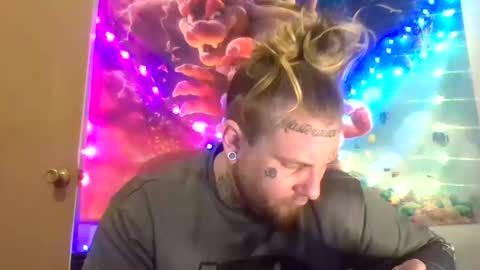 Snapshot of smokebluntafterblunt chatting on 02.08.25 smoke online show from 02.08.25