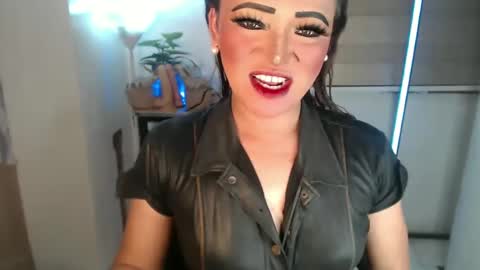 Snapshot of smokeprincess chatting on 02.11.25 Amanda online show from 02.11.25