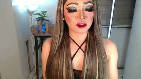 Snapshot of smokeprincess chatting on 02.15.25 Amanda online show from 02.15.25