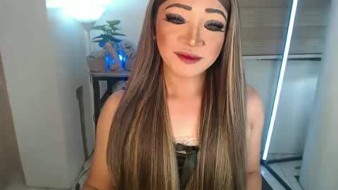 Snapshot of smokeprincess chatting on 03.10.25 Amanda online show from 03.10.25