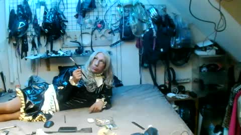 Snapshot of smokeslut365 chatting on 07.18.26 smokeslut365 online show from 07.18.26