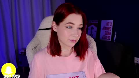 Snapshot of smthwrong chatting on 03.25.26 smthwrong online show from 03.25.26