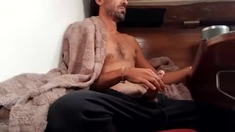 Snapshot of snag1_8 chatting on 10.31.25 snag1_8 online show from 10.31.25