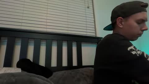 snapbacksandtattoos420 online show from 05.29.26