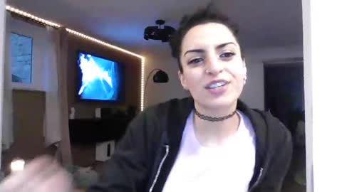 Snapshot of snaxysky chatting on 01.18.25 SnaxySky online show from 01.18.25