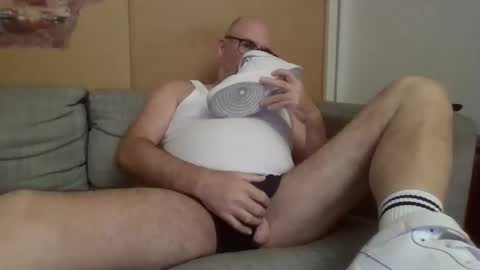 Snapshot of sneakerboy18 chatting on 09.24.25 sneakerboy18 online show from 09.24.25