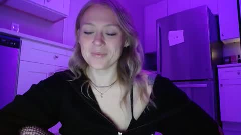 Snapshot of sneakyalicek chatting on 01.08.26 sneakyalicek online show from 01.08.26