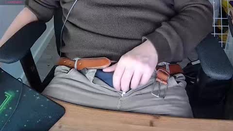 Sneakybill online show from 12.14.25